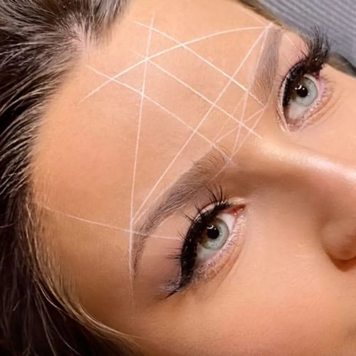 Mapeado y Coloración de Cejas · Presencial